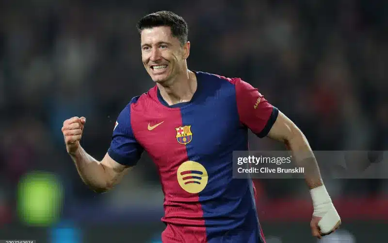 Lewandowski vẫn liên tục ghi bàn cho Barcelona.